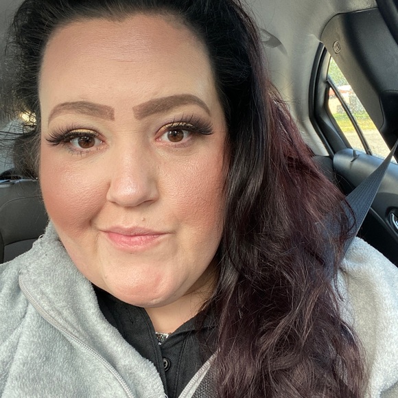 Meet your Posher, Mandy - Picture 2 of 2